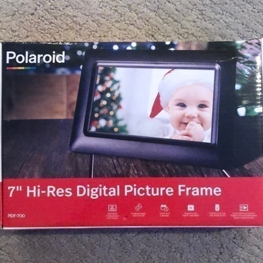 NEW Polaroid 7 inch High Resolution Digital Picture Frame